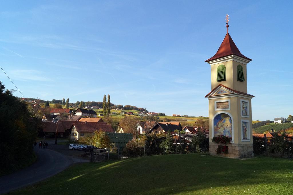 Winzerhof Familie Kloeckl Apartment Klöch Екстериор снимка