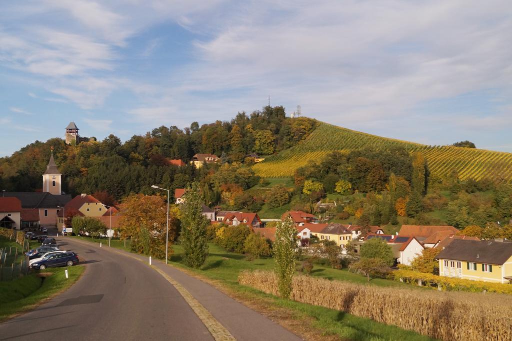 Winzerhof Familie Kloeckl Apartment Klöch Екстериор снимка